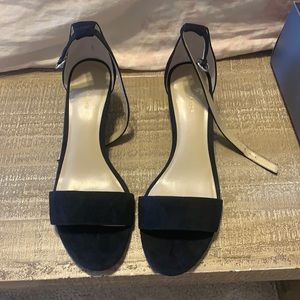 Ann Taylor Eliza Suede Black Heel Pump never worn 8.5